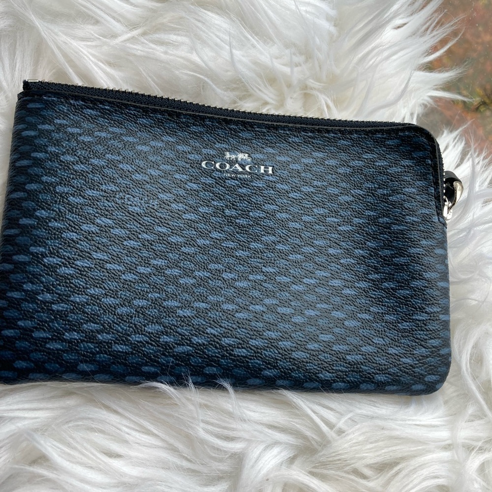 Coach Wrislet